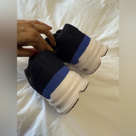 On Cloud | Women’s 9.5 | Cloudrunner Chambray Midnight Blue Black Athletic Shoes - Picture 4 of 8